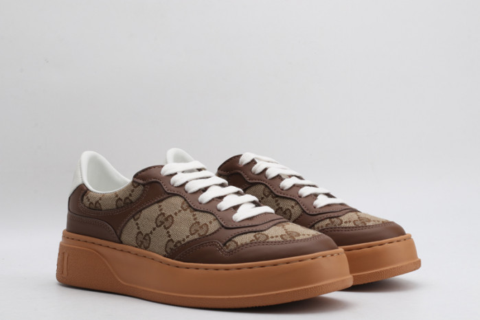 GC LOW-TOP SNEAKER