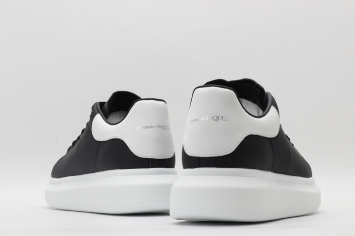 a1exa*der Mcqv*en sole sneakers