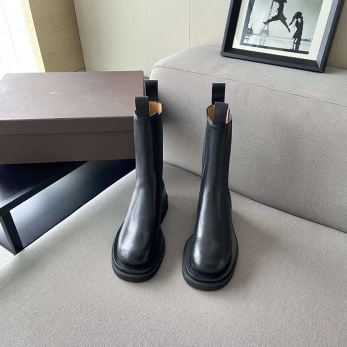 Bo*te*ga ve*ne*ta sneaker