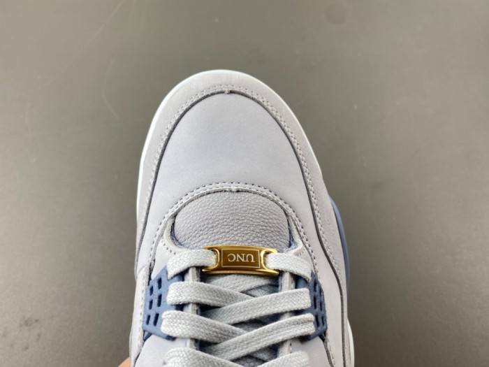 Air Jordan 4 UNC Tar Heels PE HV9204-407