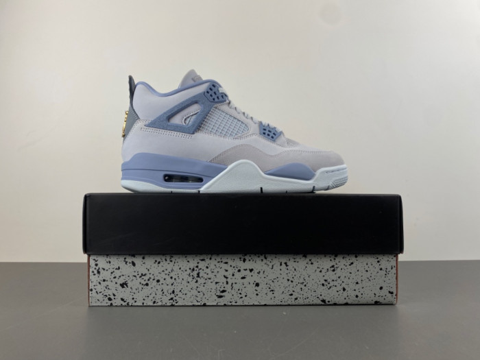 Air Jordan 4 UNC Tar Heels PE HV9204-407