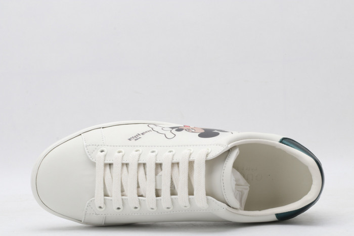 GC ACE EMBROIDERED LOW-TOP SNEAKER GC-18