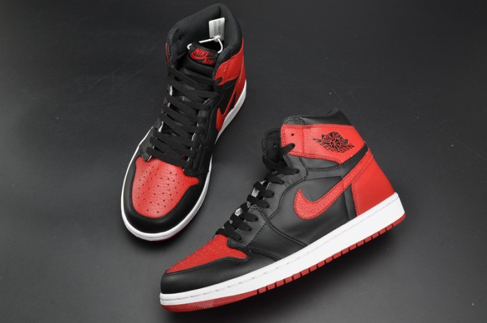 Air Jordan 1 Retro High OG “Banned” red mens 555088-001
