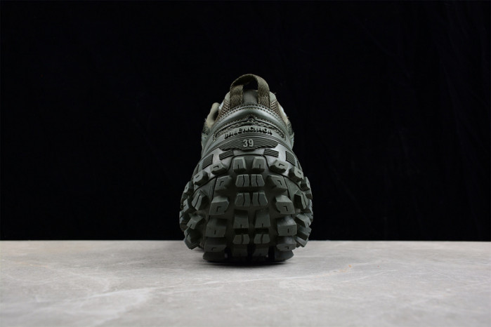 BC DEFENDER RUBBER PLATFORM SNEAKERS W2RA63000