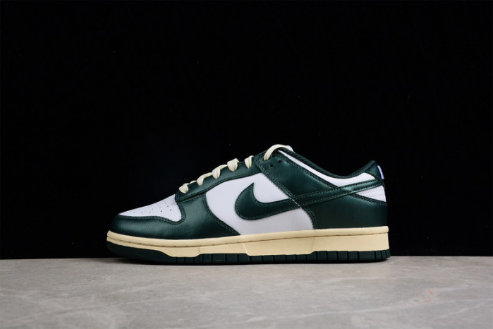 NIKE SB DUNK LOW “VINTAGE GREEN” DQ8580-100