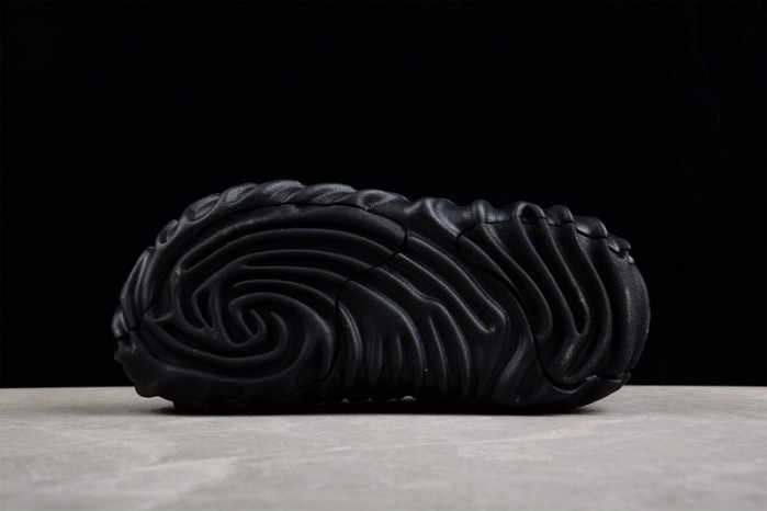 Cr*0*s pollex clog by salehe bembury black