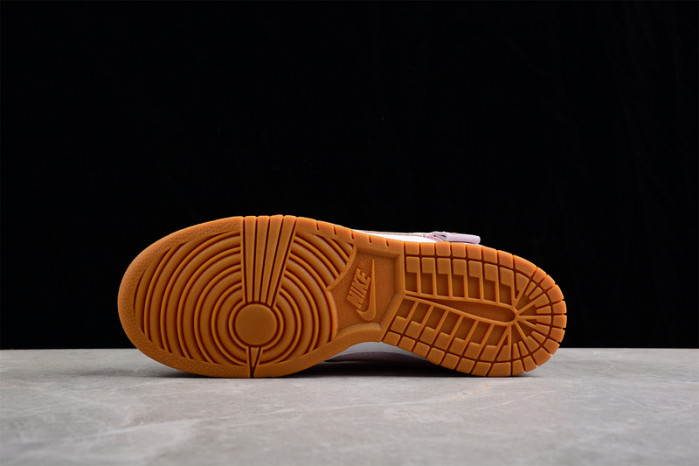 Nike SB Dunk Low “Teddy Bear” DZ5318-640