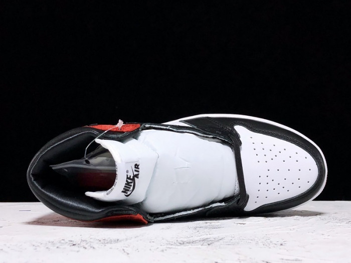 Jordan 1 Retro High Satin Black Toe - CD0461-016