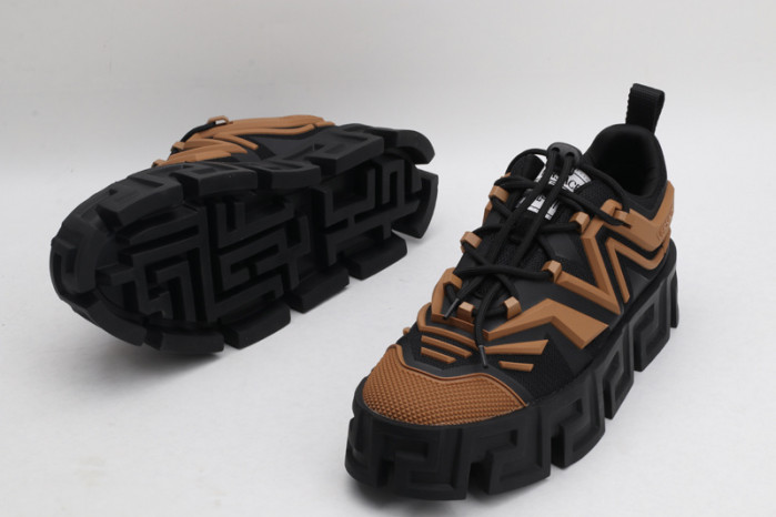 VERSA CHAIN REACTION SNEAKERS