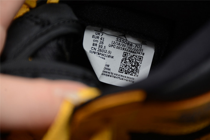 AIR JORDAN 1 HIGH OG “POLLEN” 555088-701