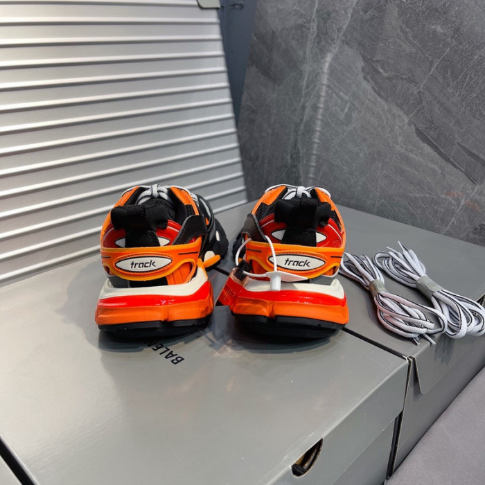 BL Track Sneaker R53