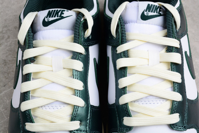 NIKE SB DUNK LOW “VINTAGE GREEN” DQ8580-100