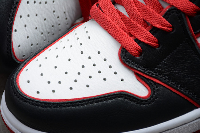 Jordan 1 Retro High Bloodline - 555088-062