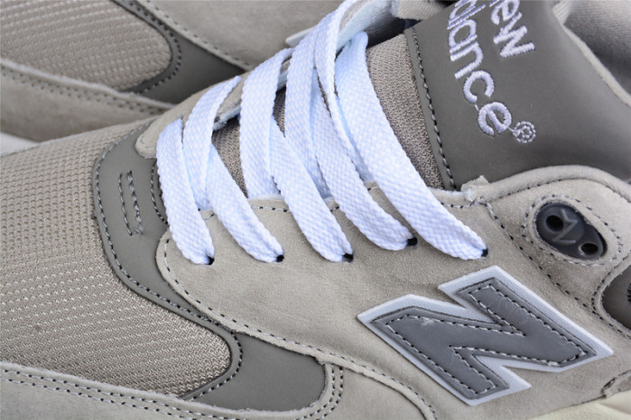 new Ba1an*e ml999mg mid grey