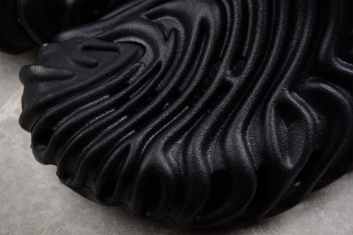 Cr*0*s pollex clog by salehe bembury black