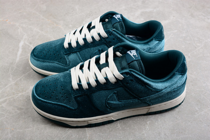 NIKE DUNK LOW “GREEN VELVET“ DZ5224-300