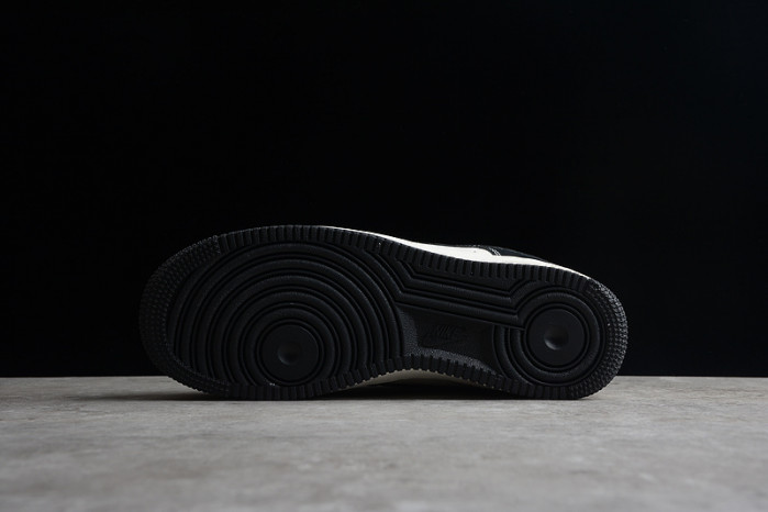 NIKE Air Force 1 MN5696-896