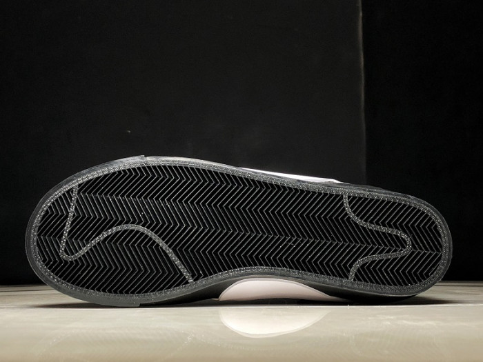 OW Nike Blazer Black AA3832-001