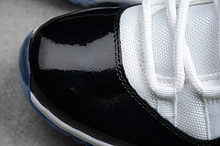 AIR JORDAN 11 RETRO LOW "CONCORD" BLACK/ WHITE mens 528895-153