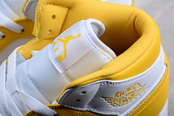 AIR JORDAN 1 MID BQ6472-117