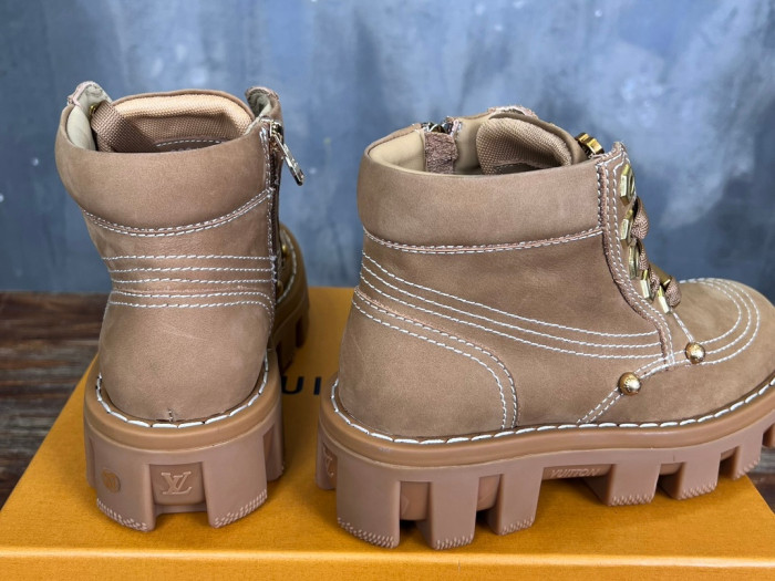 LVT BOOTS