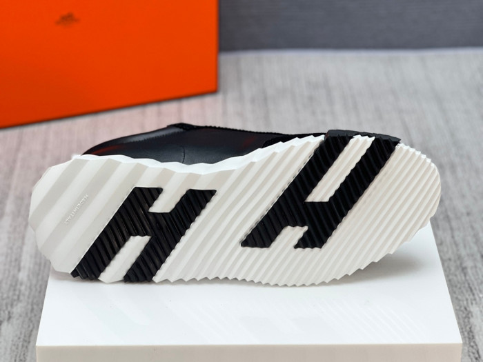 H**me5 sneaker hms009